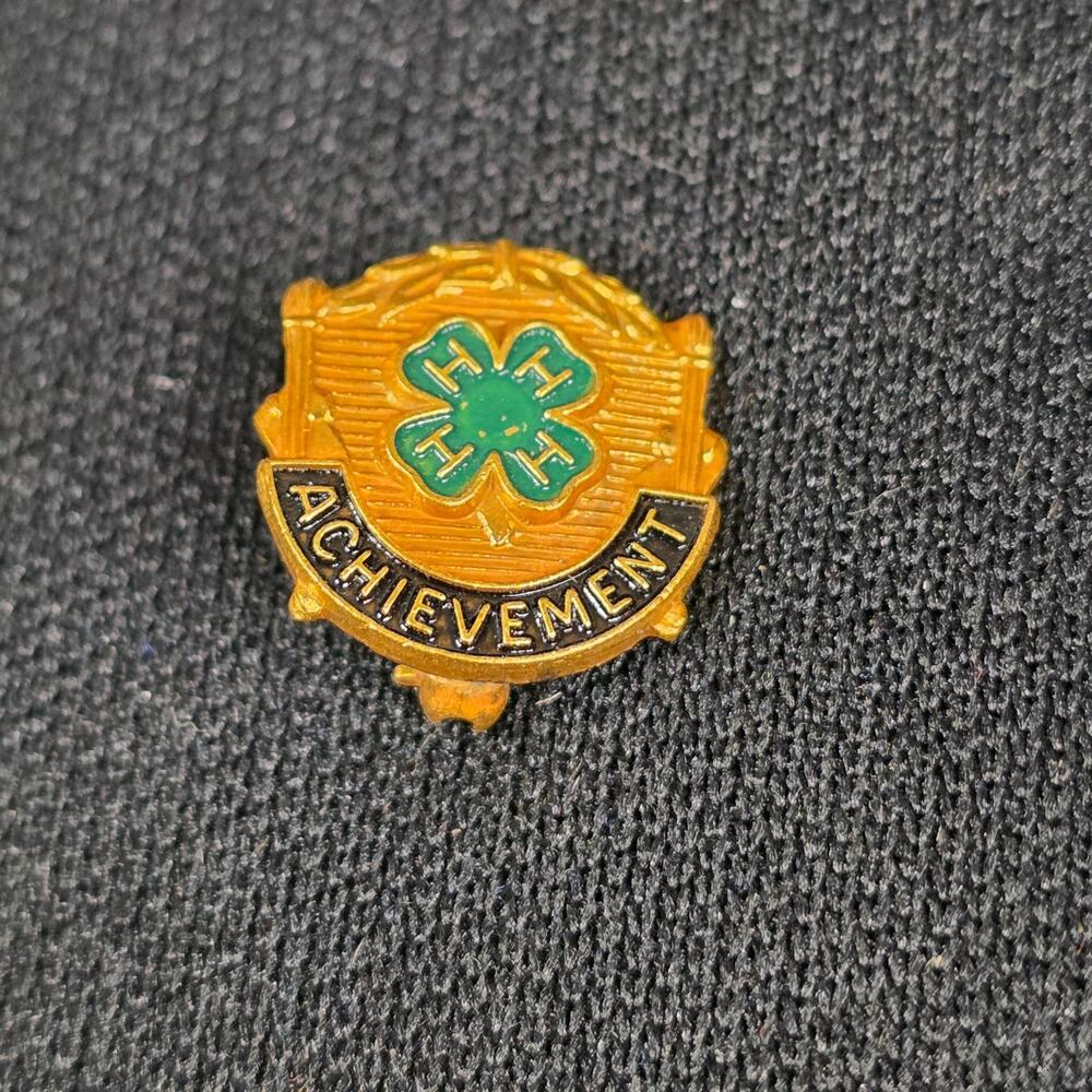 4-H Achievement Pin Ford Motor Co. Fund Gold Tone Enamel Lapel Pin